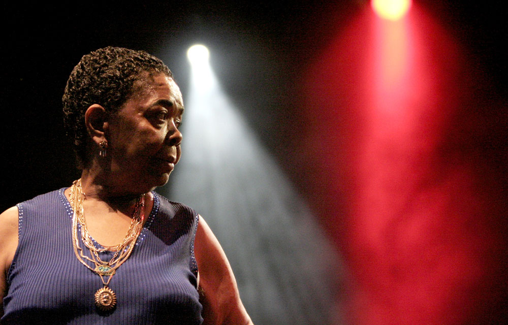 Cesaria Evora Mort D Une Diva Aux Pieds Nus