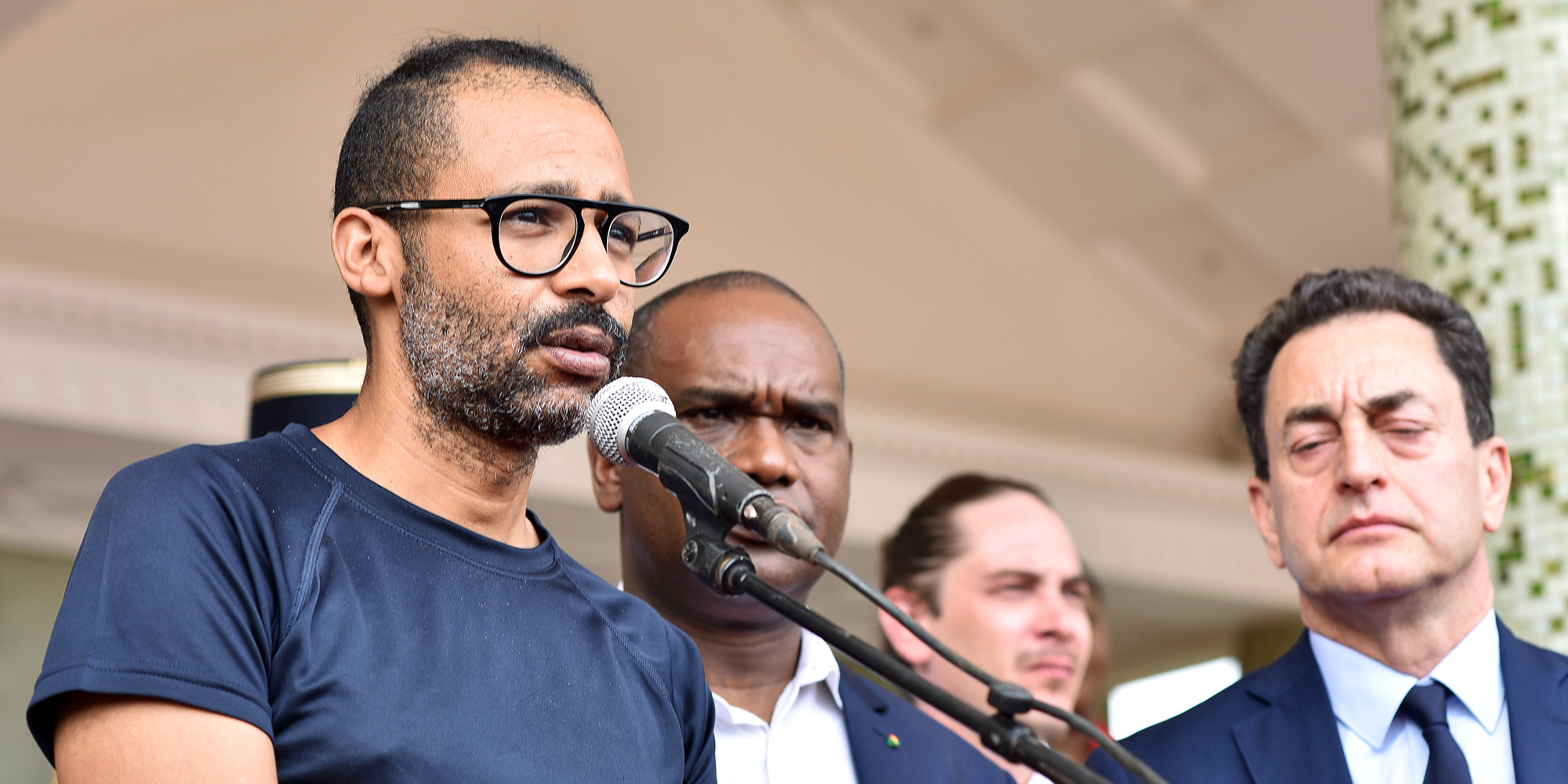 Les Ex Otages Francais Recus Par Le President Burkinabe Toutes Nos Pensees Vont Aux Familles Des Soldats