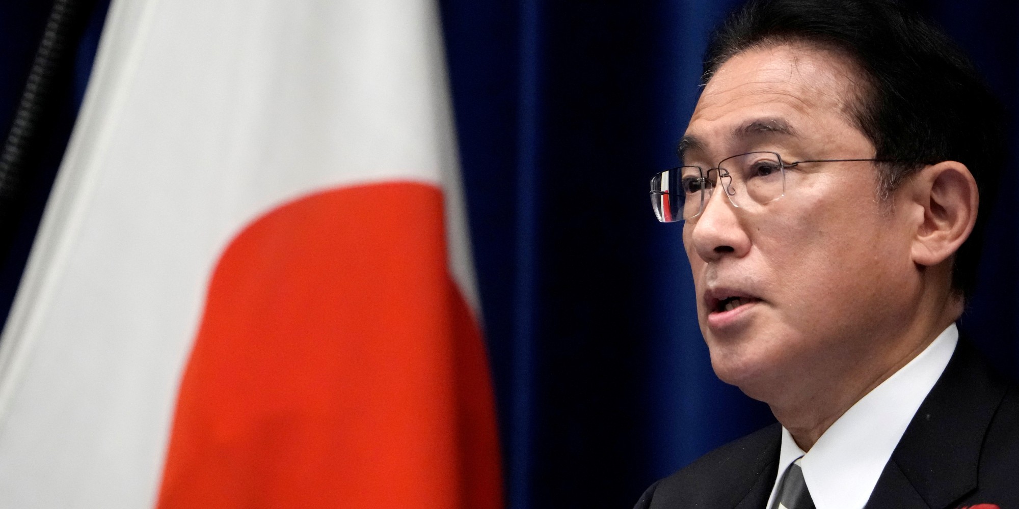 https://cdn-lejdd.lanmedia.fr/var/europe1/storage/images/lejdd/international/asie/demographie-securite-fumio-kishida-un-premier-ministre-japonais-face-aux-crises-4074240/57787842-1-fre-FR/Demographie-securite-Fumio-Kishida-un-Premier-ministre-japonais-face-aux-crises.jpg