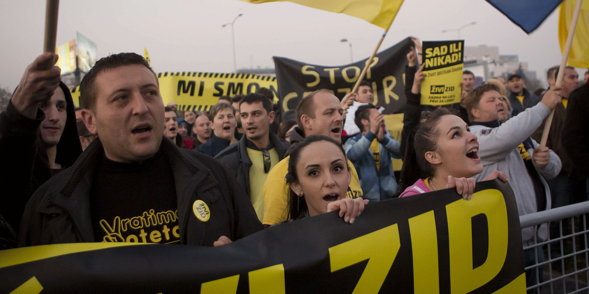 Bouclier humain, le parti populiste europhobe qui séduit la ...