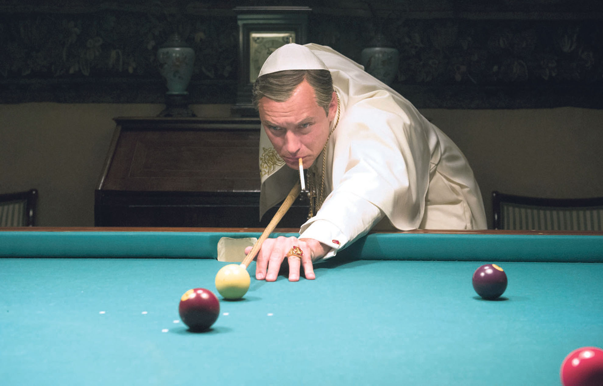Résultat de recherche d'images pour "the young pope"