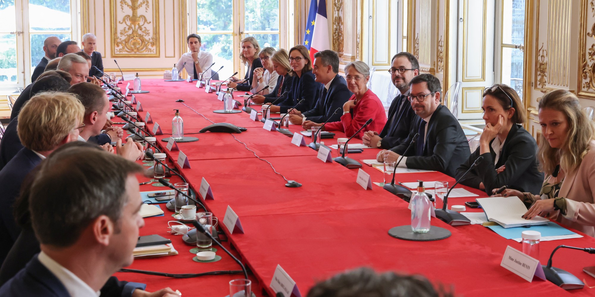 Élisabeth Borne hésite sur le vote de confiance