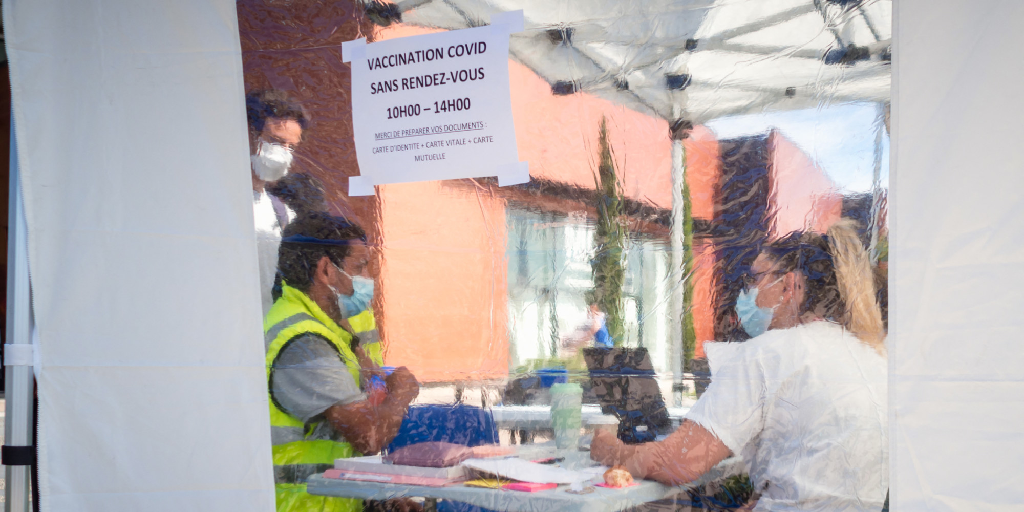 Covid-19 and the Mechanisms of Totalitarian Regimes? 7 L appel de 38 parlementaires socialistes Oui a la vaccination obligatoire contre le Covid 19