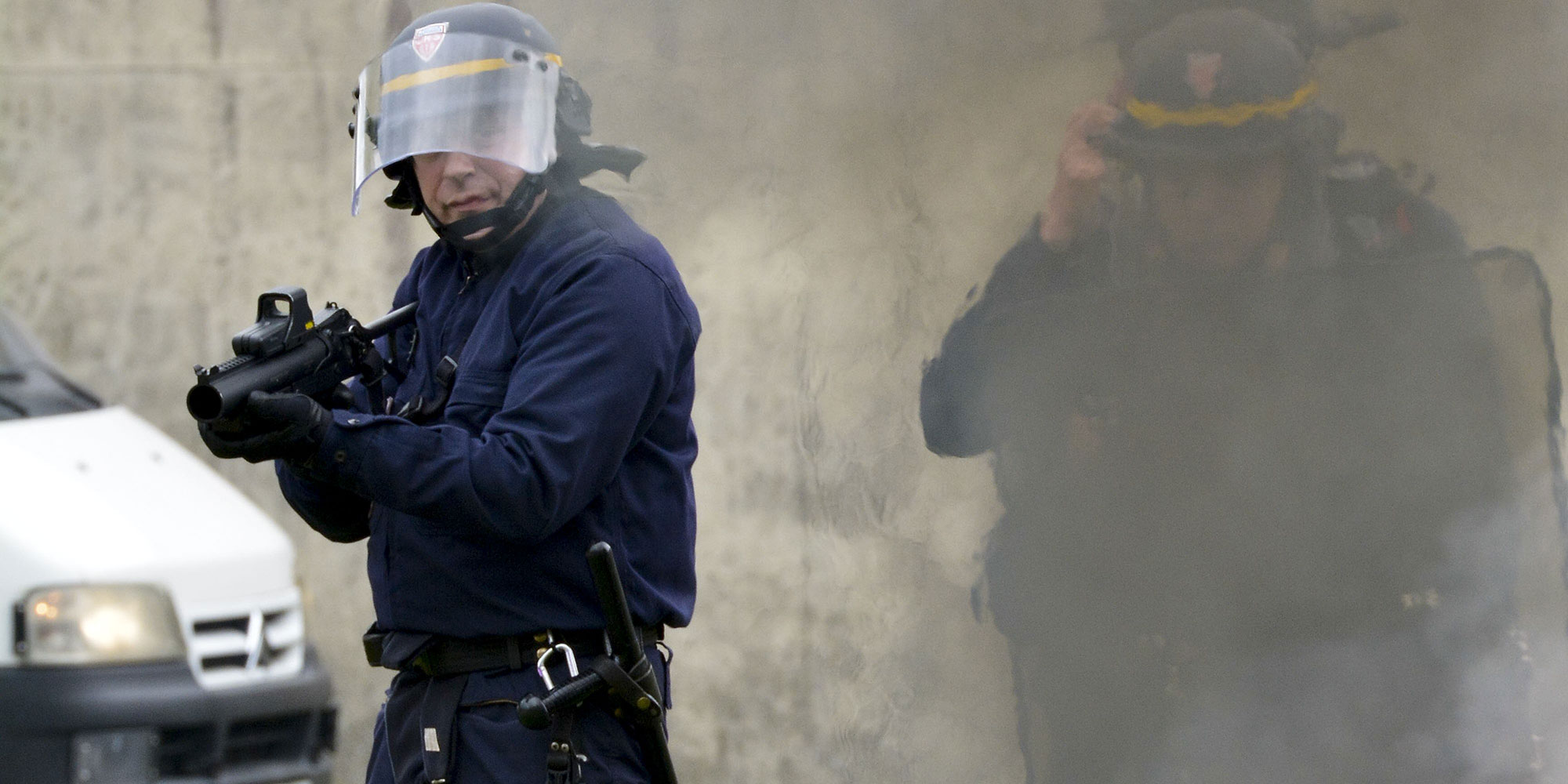 Des Gilets Jaunes Et Des Lycéens Gravement Blessés Par Des