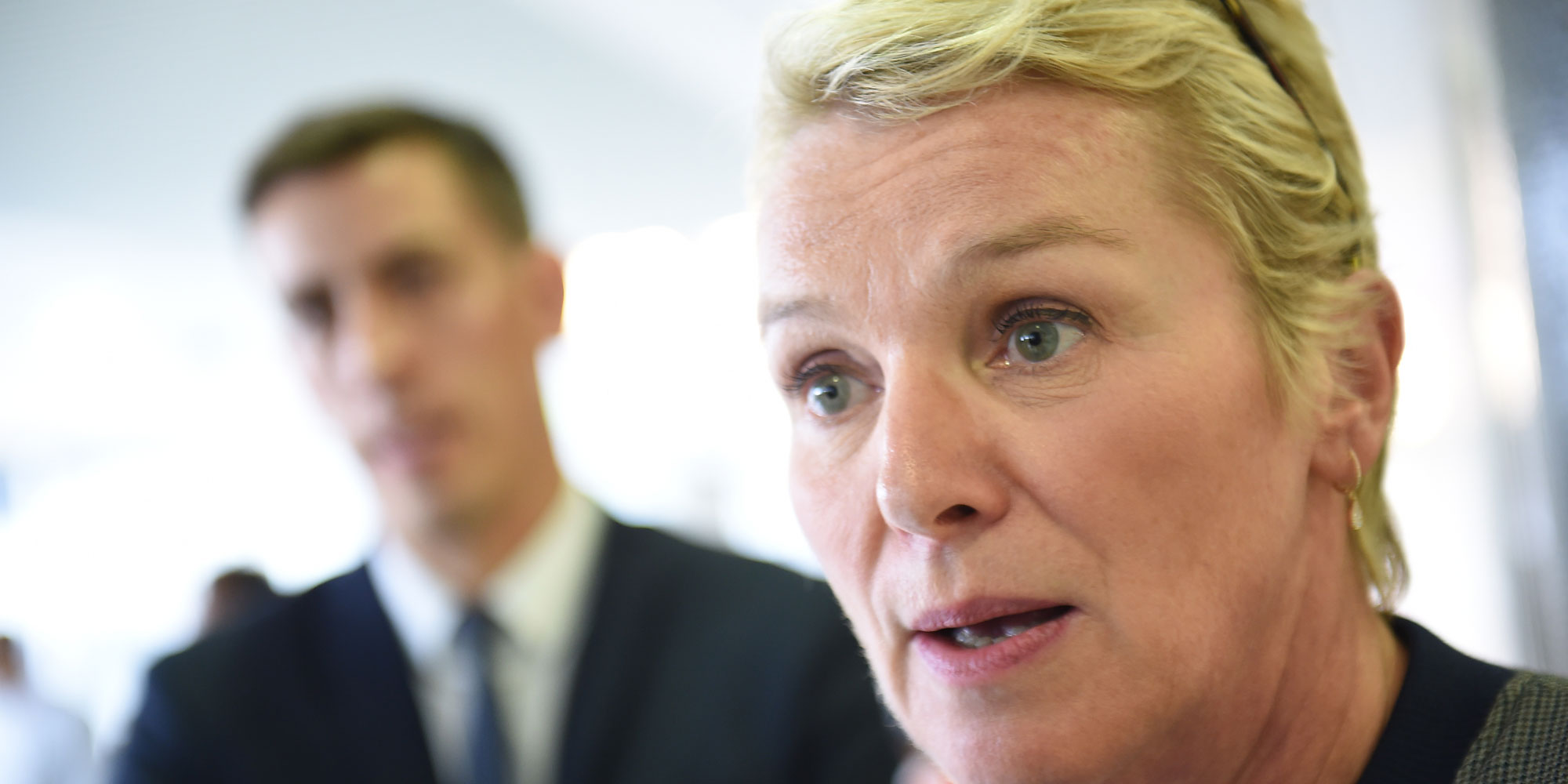 Cash Investigation Elise Lucet Ehpad Cash investigation : l'émission d'Elise Lucet visée par une plainte