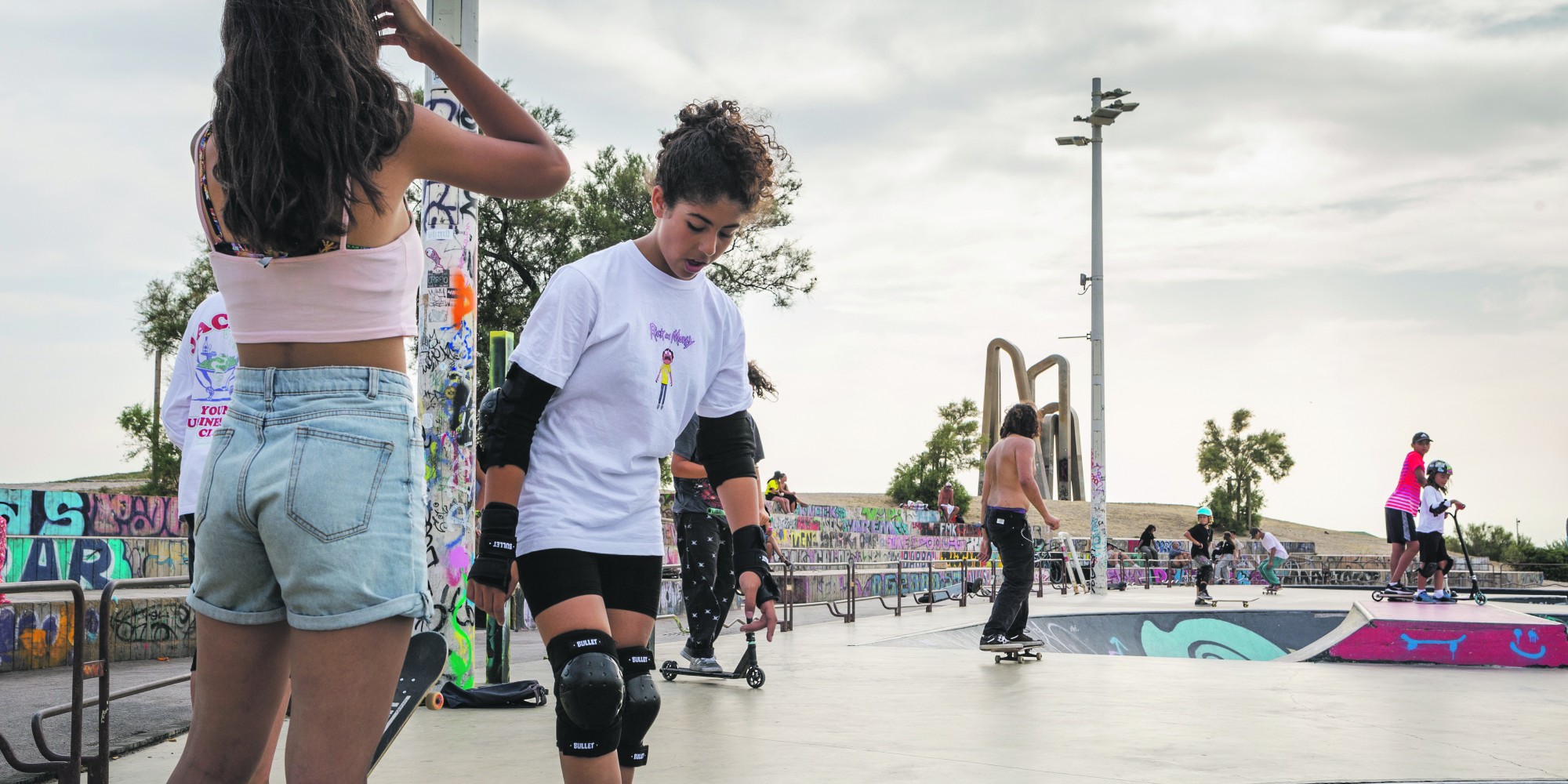 Les filles se mettent au skate, à l'assaut d'un bastion masculin - Vimarsana News